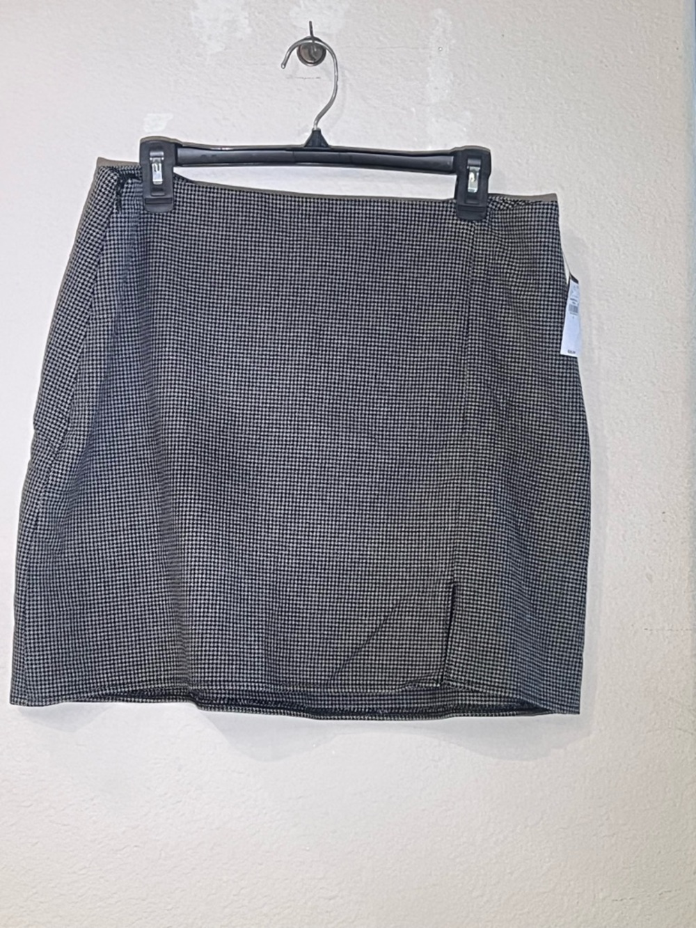 Old Navy Black and White Mini Skirt